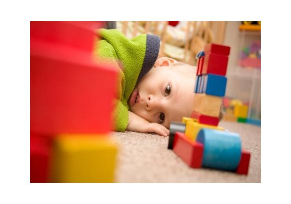 Statut de salarié pour les accueillantes d'enfants&nbsp;: des promesses en l'air
